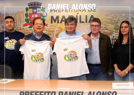 Prefeito Daniel Alonso oficializa a parceria com o McDia Feliz no combate ao cncer infantojuvenil 