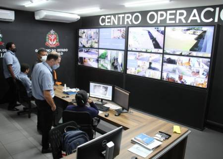 Central de Videomonitoramento do Programa Ronda Azul em Marlia ajuda a Polcia a elucidar furtos 