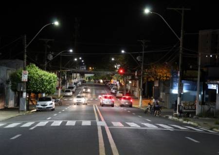 Prefeitura segue com troca de iluminao em ruas do centro e da zona oeste