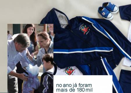 Prefeito Daniel Alonso entrega mais 36 mil conjuntos de uniformes de vero e de inverno