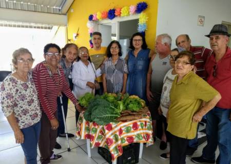 Fumares doa verduras e legumes para o Bom Prato e unidades de Centro Dia Irm Dilma e Leonel Brizola